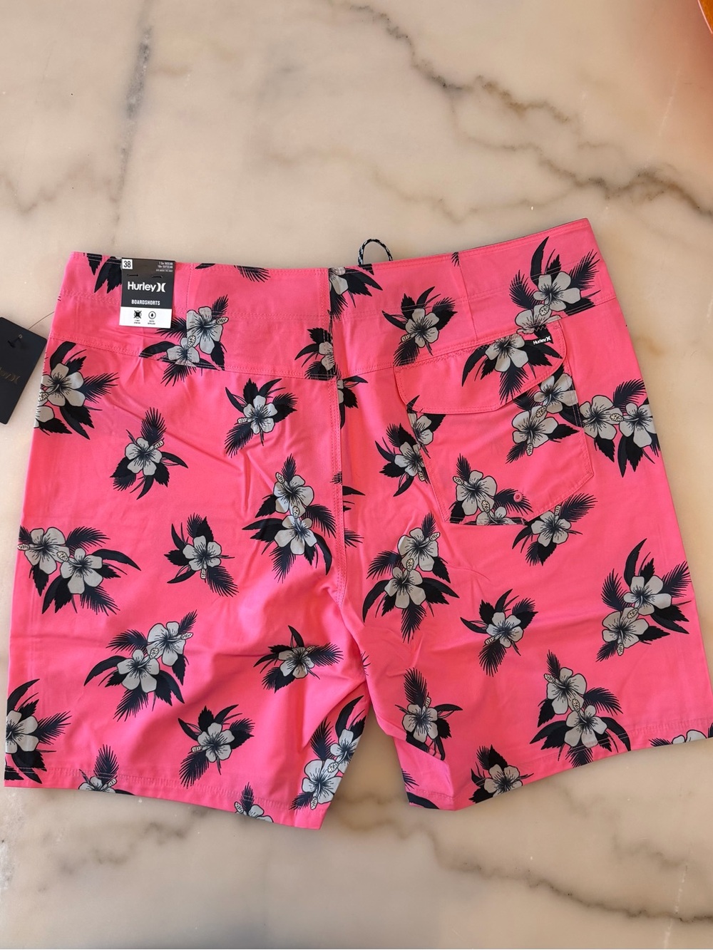 Hurley Men’s Pink Hibiscus Boardshorts - Picture 2 of 5